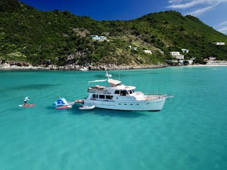 Iate a motor luxuoso e espaçoso de 55 pés, descubra Anguilla, Sint Maarten, St Martin