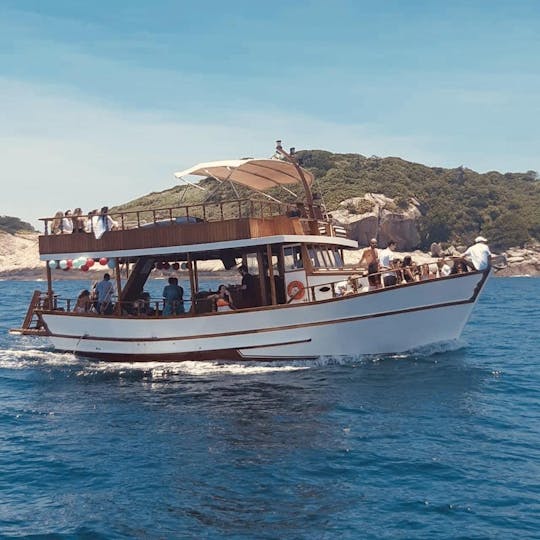Escora de 42 pés (Partyboat 04) no Rio de Janeiro - Brasil