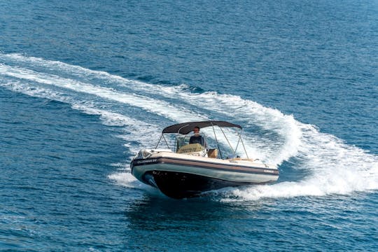 ¡Disfruta de la conducción más suave incluso en aguas turbulentas a bordo del Joker Clubman 24!