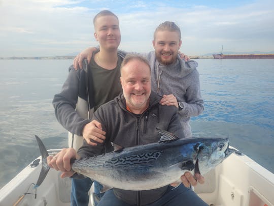 Viaje de pesca de caballa: medio día (3 horas)