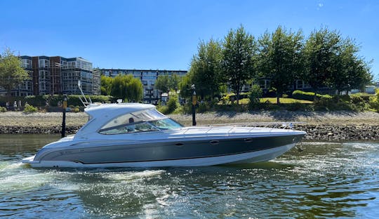 40 Formula SS Yaletown Yacht Available for Bookings 