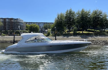40 Formula SS Yaletown Yacht Available for Bookings 