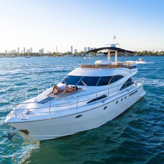 Incroyable yacht Flybridge de 68 pieds à Cancún et à Isla Mujeres 