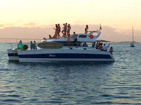 catamaran économique pour 20 personnes Jade 40 pieds Power Cat Blujoi à louer à Rio de Janeiro