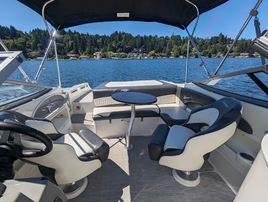  215LR Stingray ~ Baño, tubo interior en el lago Washington