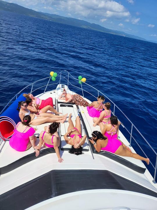 Aluguer de iate ultraluxuoso de dia inteiro para Negril!