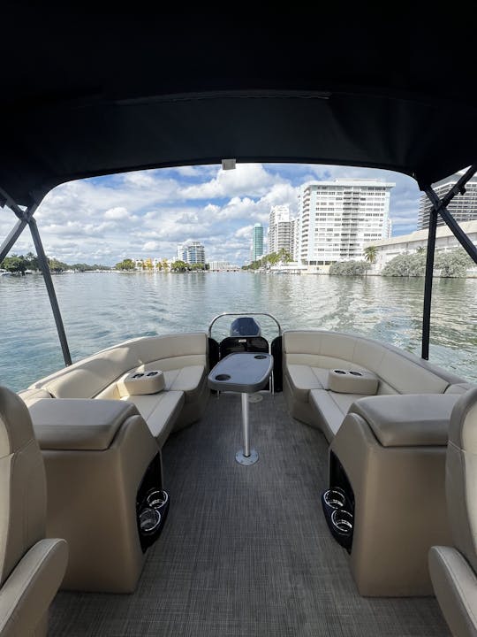 Brand New Luxurious Pontoon in Miami Beach ( Mon-Thur Discounted! )