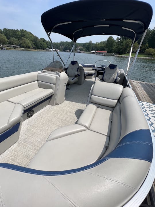 2021 24' Berkshire Luxury Tri-Toon Inflatable Tube Included Lake Norman 