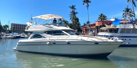 Beautiful Maxum 46 in Puerto Vallarta