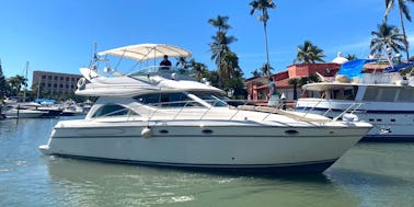 Beautiful Maxum 46 in Puerto Vallarta