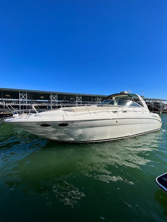 Enjoy Chicago in this 42' Stunning Sea Ray Sun Dancer - Great for any Event! 