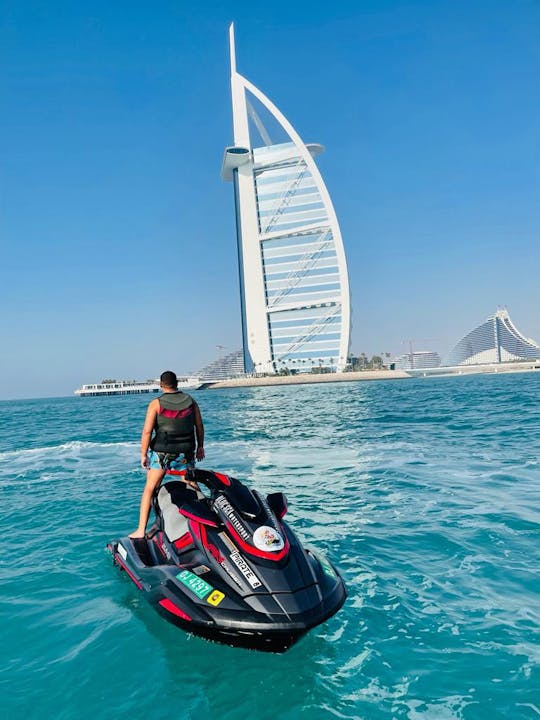 1 heure de JETSKI GRATUITE | Yacht de luxe de 55 pieds à Dubaï pour 18 personnes 