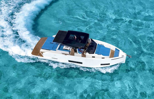 Last Minute Deal! De Antonio 42 Ft Yacht for Rent in Cancun, Mexico.