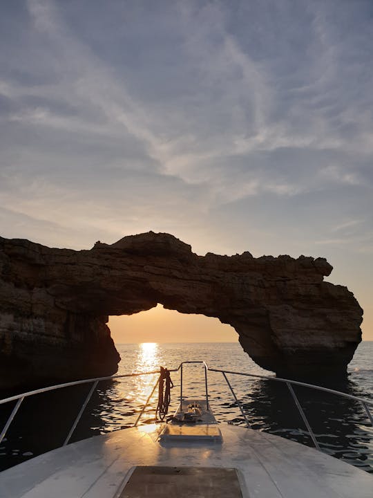 🌊 ¡Descubre la costa de Rethymnon de una manera única! 🚤 