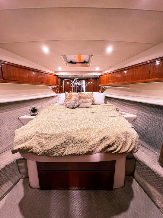 Location de yacht à moteur Azimut de 40 pieds avec capitaine
