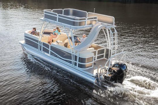 LOCATION DE LUXE TOUT COMPRIS AVEC CAPITAINE : Chambre Double Decker Premier 2024 avec toboggan aquatique 