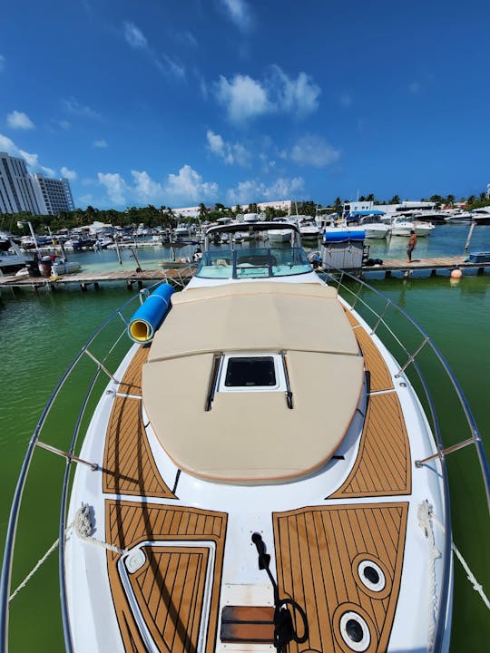 LADY C | Superbe Sea Ray E de 40 pieds pour une croisière à Cancún.