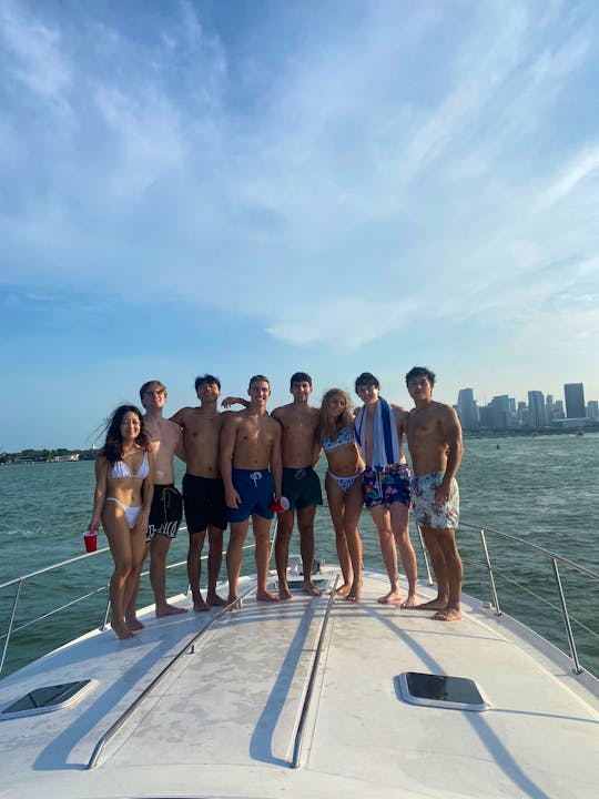 44ft New Sundancer Yacht In Miami!