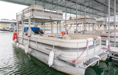 Premier Tritoon - Location de bateaux de fête à Austin/Lake Travis !