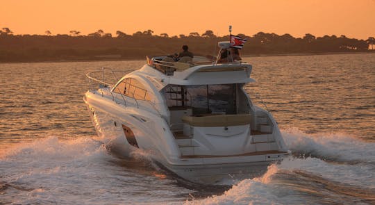 Alquiler de yate a motor Monte Carlo de 47 pies en la Costa Azul, Francia