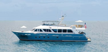 Commandez le littoral — Louez le yacht Rayburn de 88 pieds dans le nord-est