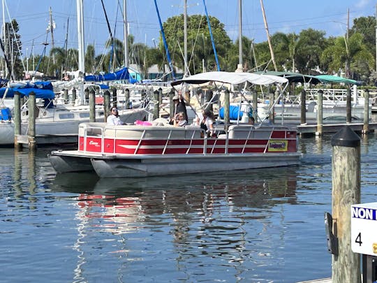 Great Bentley 24 ft Pontoon Rental in Lake Wales, Florida