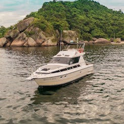 Aluguel de iate a motor Xfactor Oceanic de 36 pés no Rio de Janeiro, Brasil