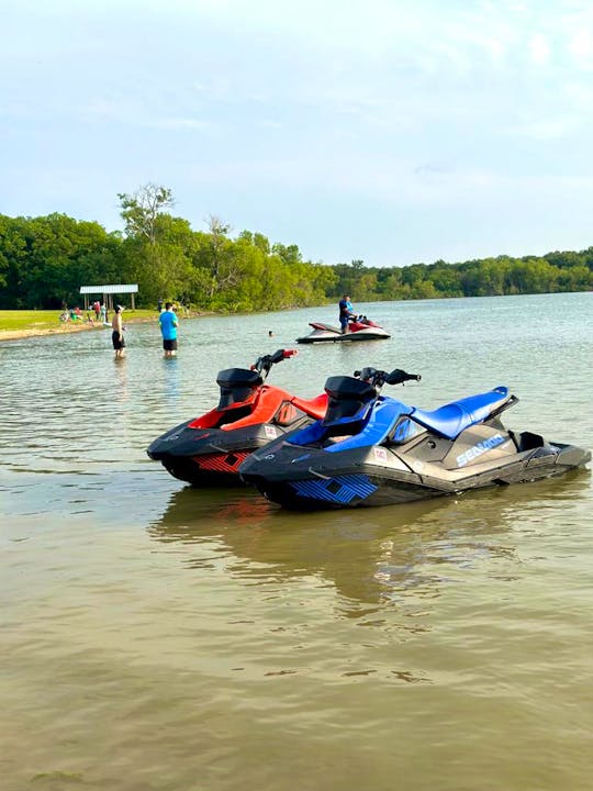 LAKE LEWISWILLE FUN AT PARTY COVE WITH BRAND NEW JETSKIS 