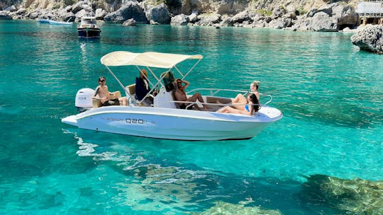 20" Boat tour in Capri (all inclusive)