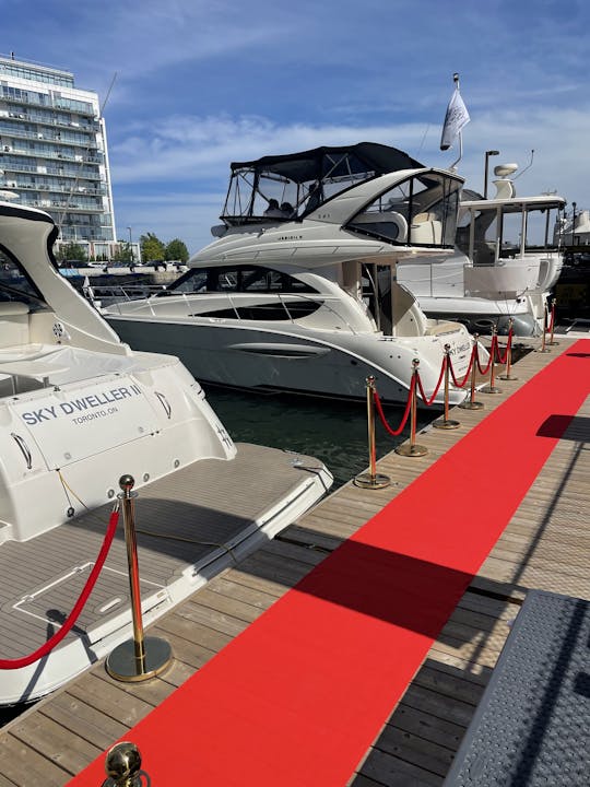 **VIP** ¡El mejor alquiler de lujo en un yate Meridian de dos pisos!