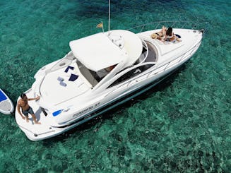 Pershing 37 Motor Yacht Charter in Eivissa, Illes Balears