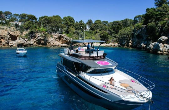 Aluguel de iates Prestige X60 Power Mega de luxo em Cote d'Azur, França