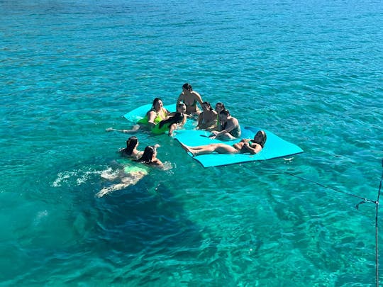 ¡Guau! Lujo con una buena relación calidad-precio. Un alquiler de yates de ensueño a Balandra e Isla Espiritu.