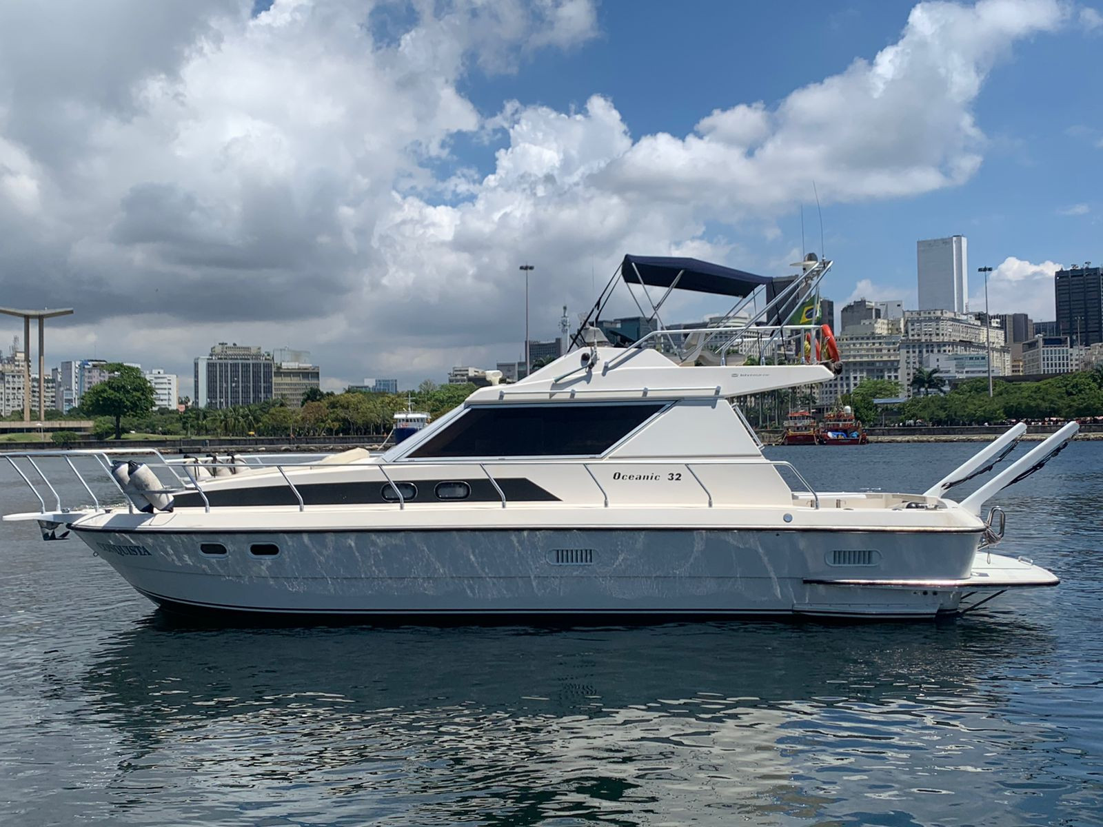 32 foot motor yacht