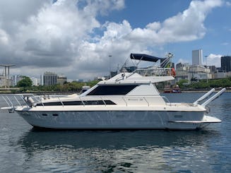32 feet Jussara Oceanic Motor Yacht Rental in Rio de Janeiro, Brazil