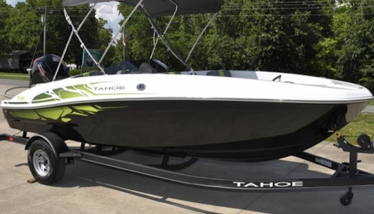 Super divertido como o novo barco esportivo Tahoe T-18 2022 (2 tubos/esqui a bordo).