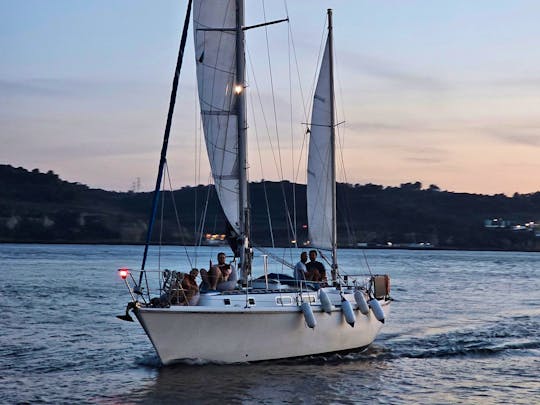 Private Sailing: 6 hours from Lisbon to Cascais 