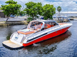 Iate Baia Motor Yacht de 85 pés — Uma obra-prima de desempenho e luxo