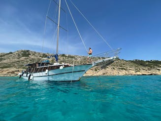 Turkish gulet with large spaces to enjoy the beautiful sea of Mallorca