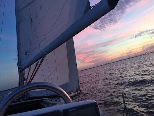 Captained Charter 30' Sailboat in Milwaukee, Wisconsin