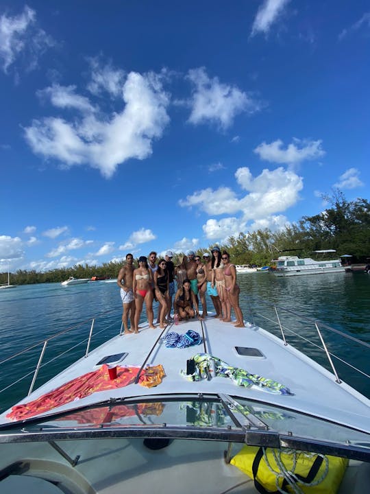 Nouveau yacht Sundancer de 44 pieds à Miami !