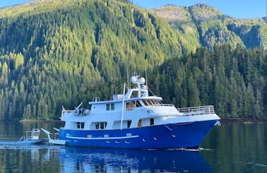 EXPLORE THE SAN JUAN ISLANDS ON YOUR ALL INCLUSIVE LUXURY CHARTER 90' YACHT