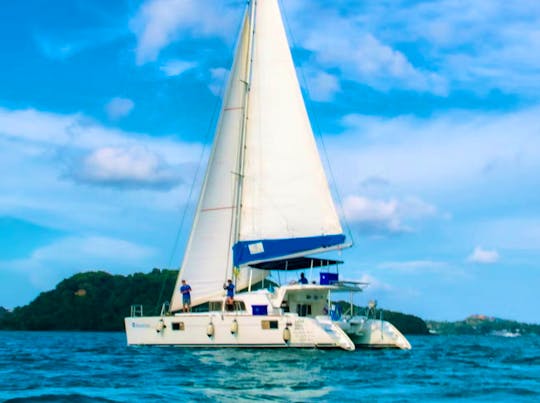 Experience the Freedom: Catamaran Charter - LAGOON440