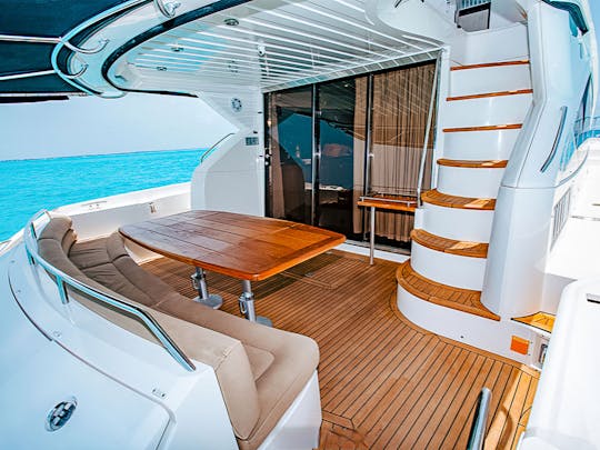 Yacht à moteur Manhattan de 64 pieds Punta Sam à Cancún, Mexique