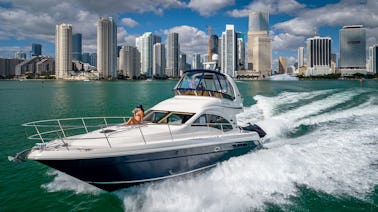Oferta de última hora! Iate Sea Ray Fly de 48 pés para alugar em Miami, Flórida.