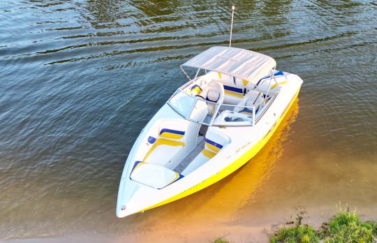 20ft Baja Performance Cruiser for Tubing and Wakeboarding at Lake Conroe!!