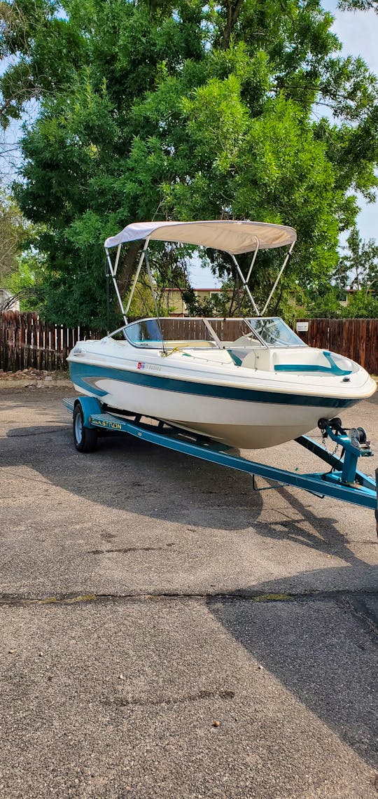 V8 Thrills on the Waves: Rent Our 6-Person Ski Boat Today