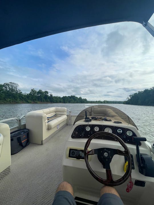 The perfect Pontoon for a day on the water!