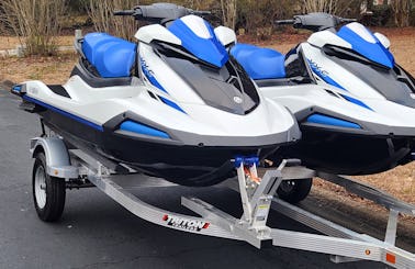 2 new waverunner jet skis on Lake Allatoona rent 1 or 2 and double the fun