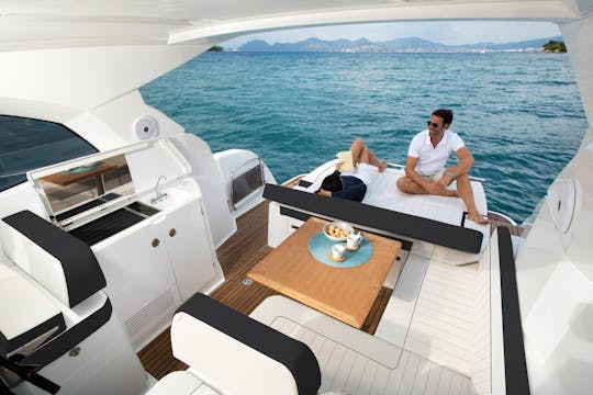 Leader 36 Jeanneau Rental em Beaulieu-sur-Mer, Provença-Alpes-Costa Azul